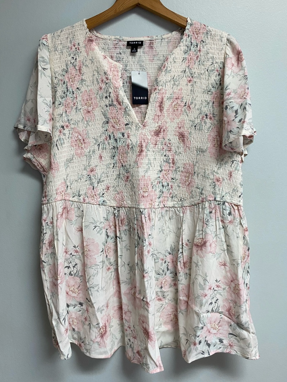 STUNNING NWT TORRID TOP - 2X (2) - Picture 2 of 11